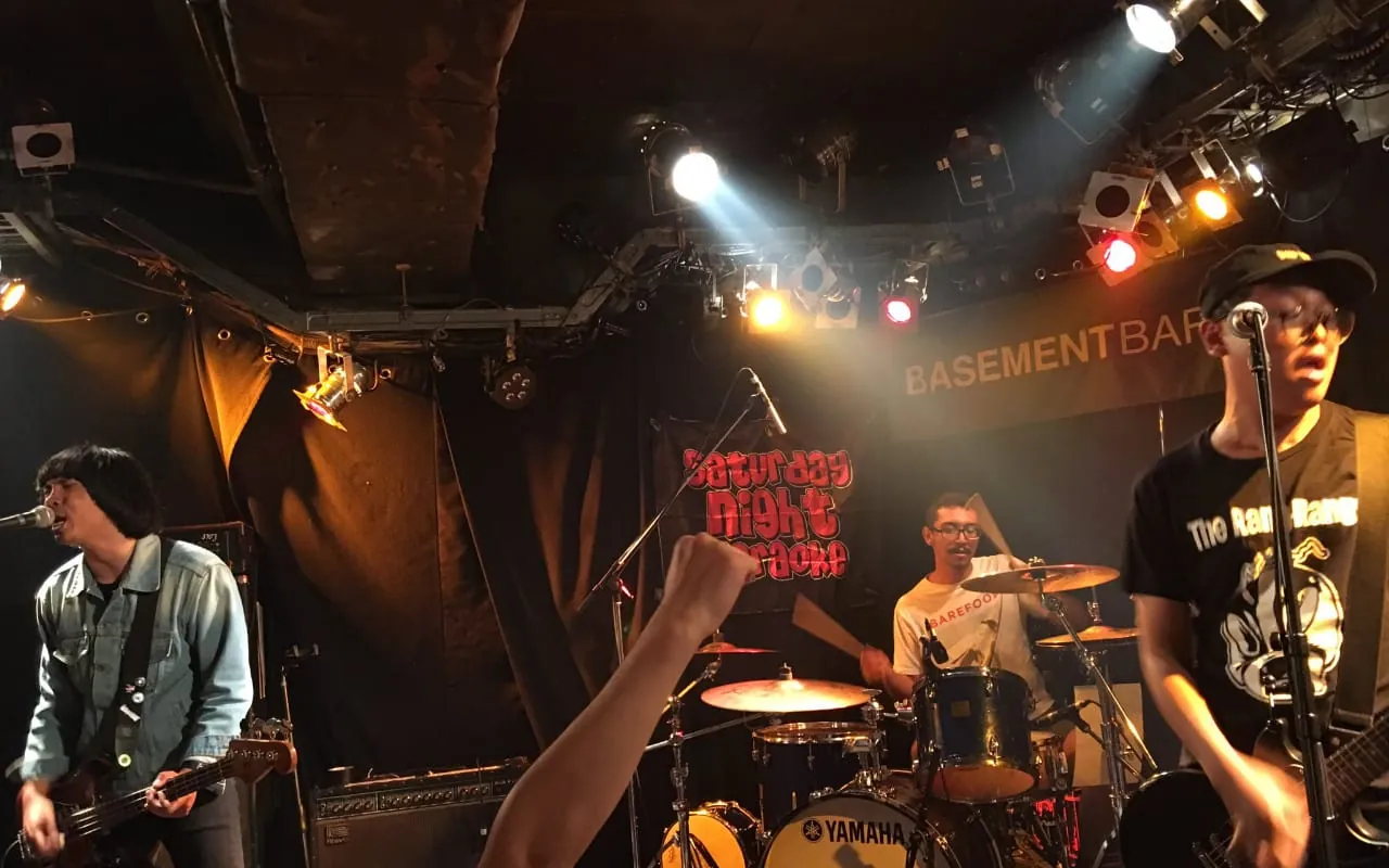 A touring band on BASEMENTBAR's stage